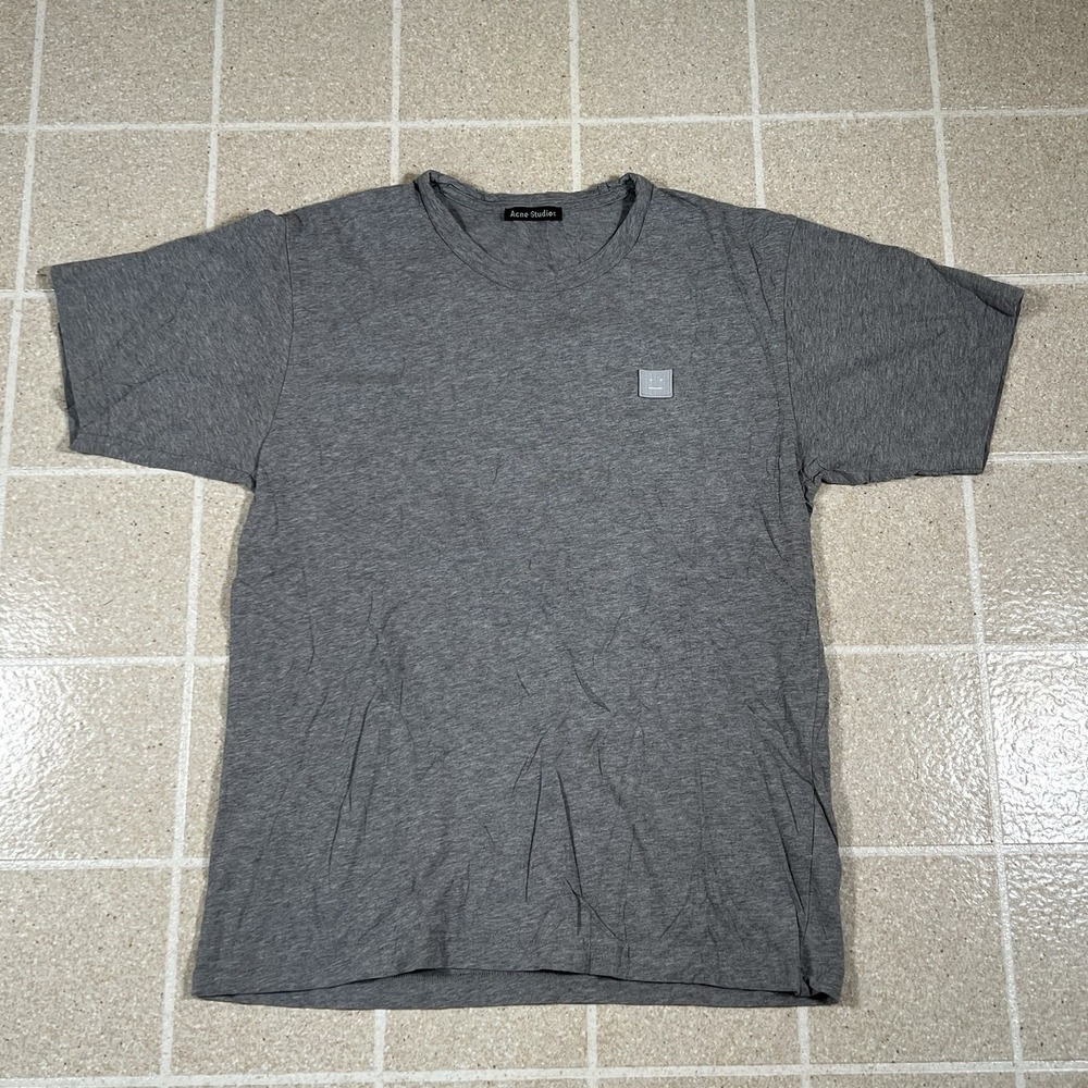 Acne Studios Shirt Mens Medium Nash Face Logo Patch Gray Tee Minimalist Luxury